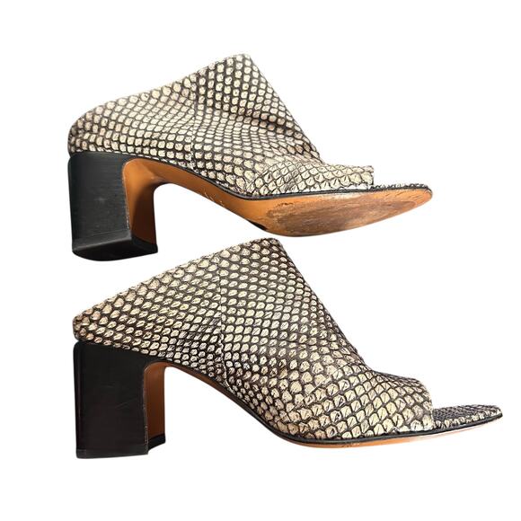 Aquatalia Python Embossed Leather Peep Toe Block Heel Mule 9.5 Italy - Picture 12 of 12